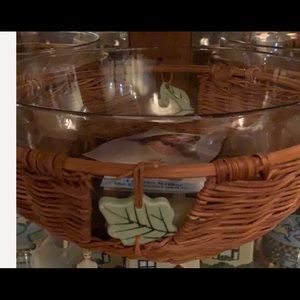 NEW 11” Glass bowl with tech rid of leaf wicker holder.